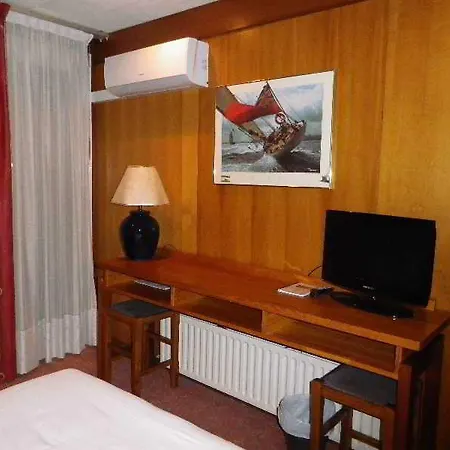 Otel Roc 3*